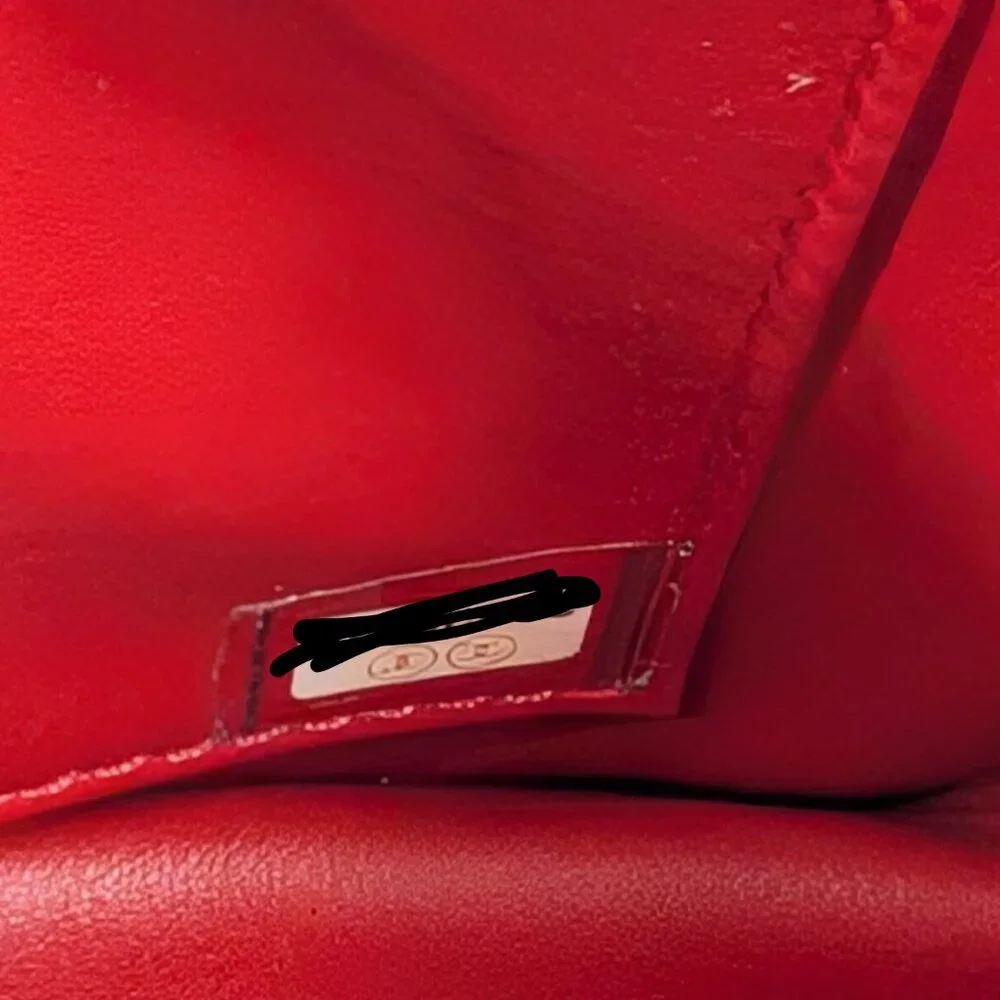 Chanel Rare Classic All-Red Flap Bag in Quilted Lambskin with Filigree CC - Picture 14 of 16